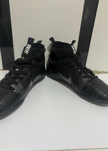 38 Beden Nike Siyah Yılan Desenli Erkek Futbol Ayakkabısı