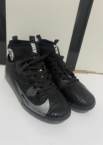 Nike Siyah Yılan Desenli Erkek Futbol Ayakkabısı