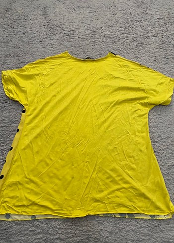 Zara Sarı Desenli Kısa Kollu V Yaka Bluz