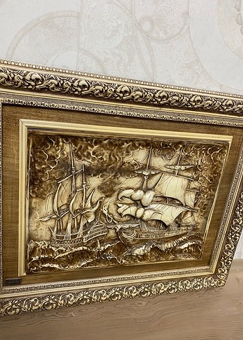 Parlak Altın Renkli Denizcilik Temalı Tablo