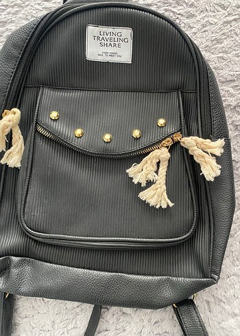 Püsküllü Siyah Deri Kadın Sırt Çantası - Görsel 2