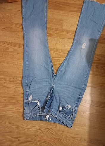 42 Beden Arka yırtmaçlı ispanyol jeans 