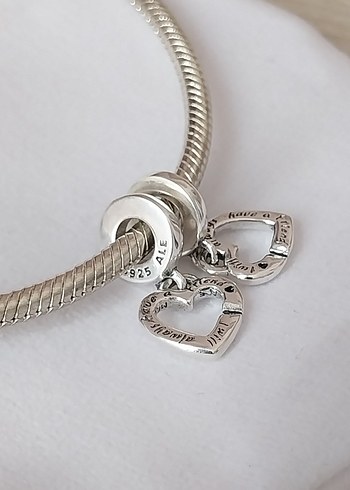 Pandora Kız Kardeş Kalpleri Sallantılı Charm