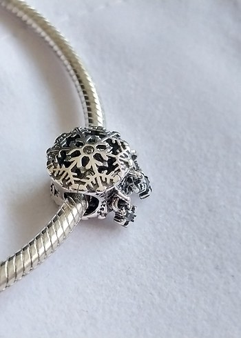 Pandora BUZLU KAR TANESİ CHARM