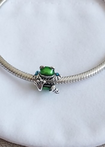 Pandora TIRMANAN KURBAĞA CHARM