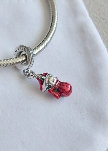 Pandora MARVEL ASILI ÖRÜMCEK ADAM SALLANTILI CHARM