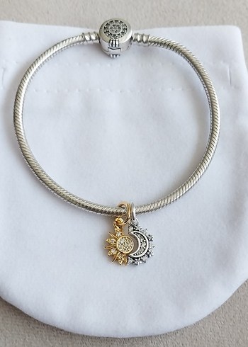 Beden altın Renk AYRILABİLİR GÜNEŞ VE AY SALLANTILI CHARM