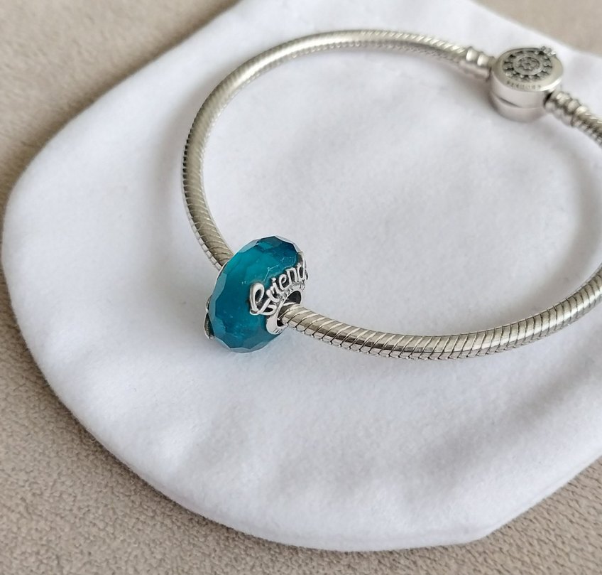 Kesme Yüzeyli Turkuaz Murano Cam Arkadaşlık  Charm - Görsel 2