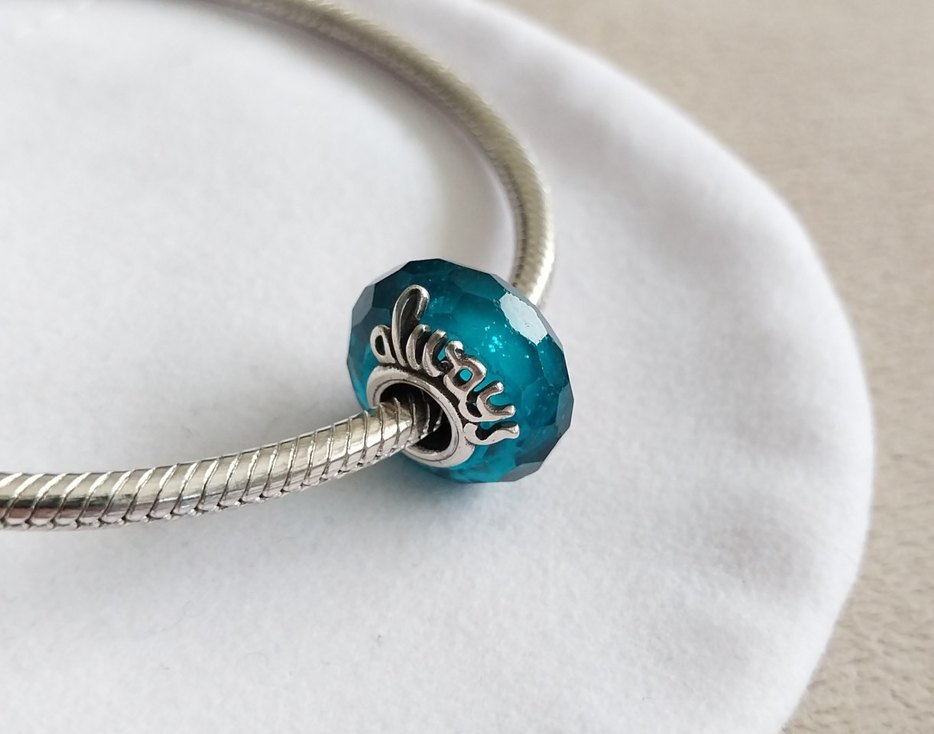 Kesme Yüzeyli Turkuaz Murano Cam Arkadaşlık  Charm - Görsel 5