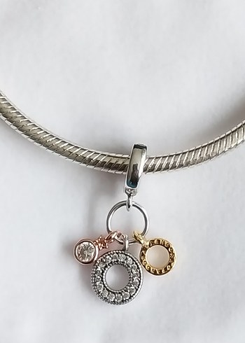 Üçlü Monogram ve Logolu Sarkan Charm - Görsel 3