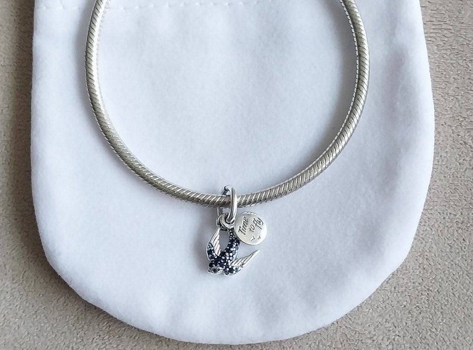 Işıltılı Kırlangıç Çift Sallantılı Charm - Görsel 5