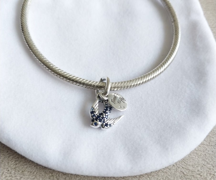 Işıltılı Kırlangıç Çift Sallantılı Charm - Görsel 2