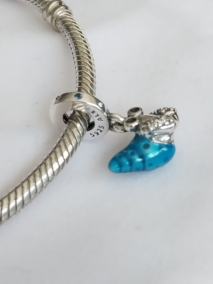 Karanlıkta Parlayan Yengeç Sallantılı Charm - Görsel 4