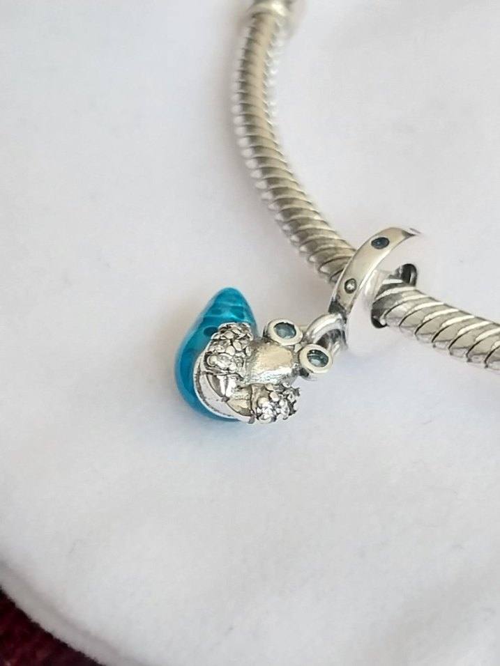 Karanlıkta Parlayan Yengeç Sallantılı Charm - Görsel 2