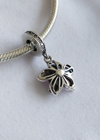 Kiraz Çiçeği Sallantılı Charm - Görsel 3