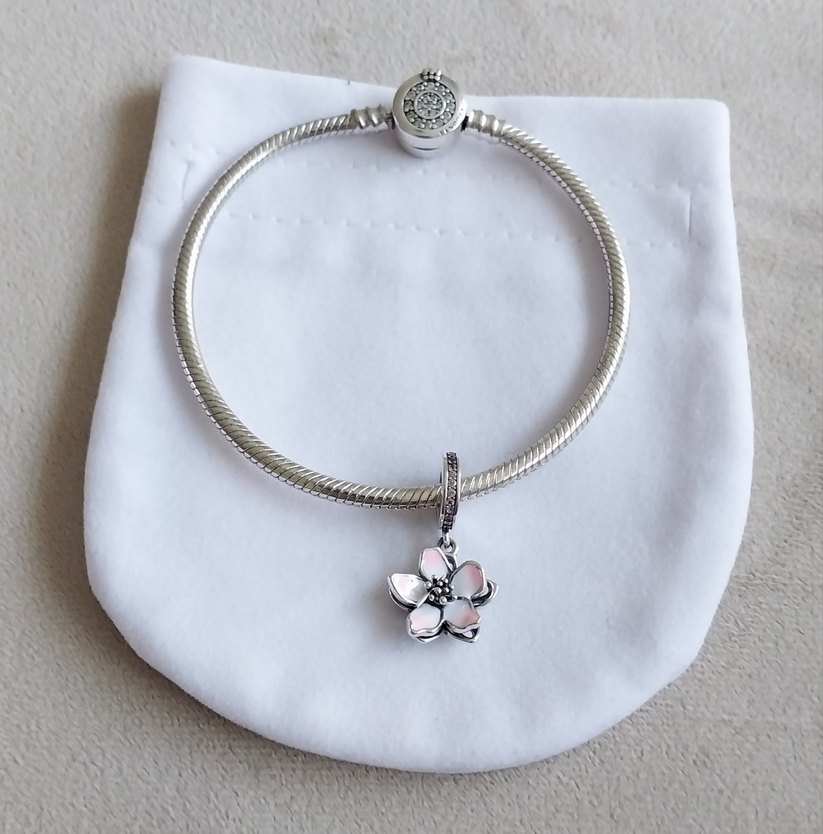 Kiraz Çiçeği Sallantılı Charm - Görsel 5