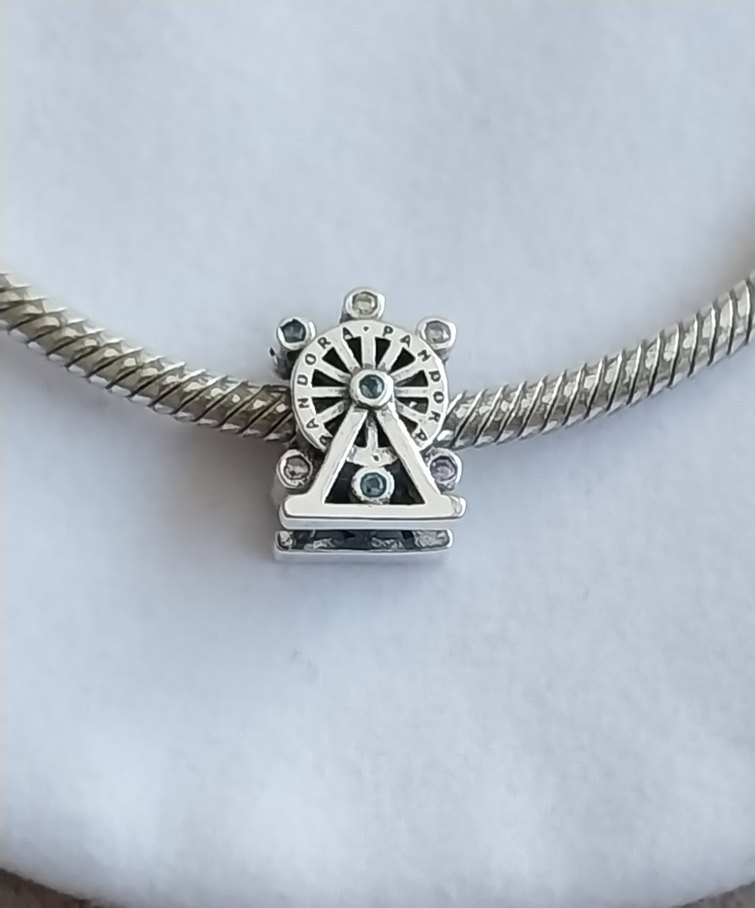 RENKLİ DÖNME DOLAP CHARM - Görsel 3