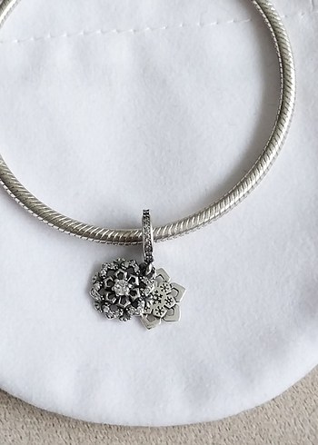 Işıltılı Kar Tanesi Çift Sallantılı Charm - Görsel 5