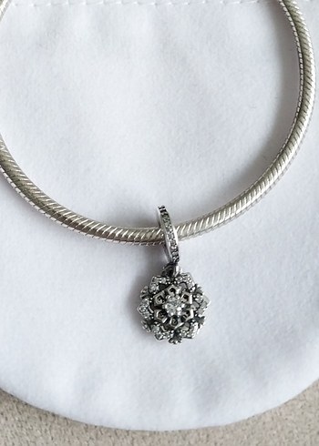 Işıltılı Kar Tanesi Çift Sallantılı Charm - Görsel 4