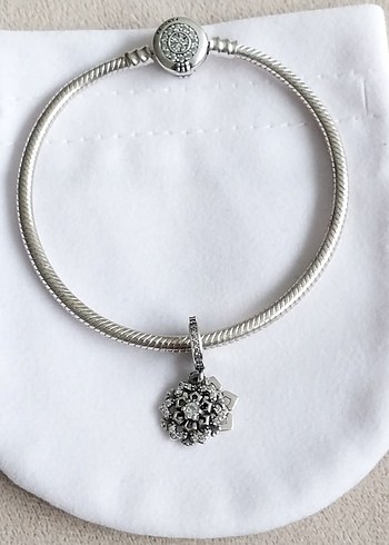 Işıltılı Kar Tanesi Çift Sallantılı Charm - Görsel 6