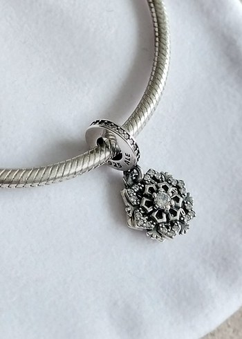 Işıltılı Kar Tanesi Çift Sallantılı Charm - Görsel 3