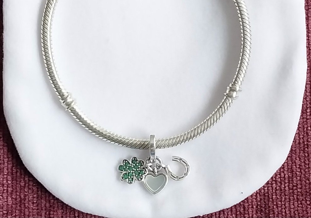 Dört Yapraklı Yonca, Kalp ve At Nalı Üçlü Sallantılı Charm - Görsel 2