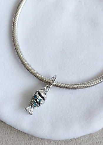 Mavi Pullu Balık Sallantılı Charm - Görsel 2