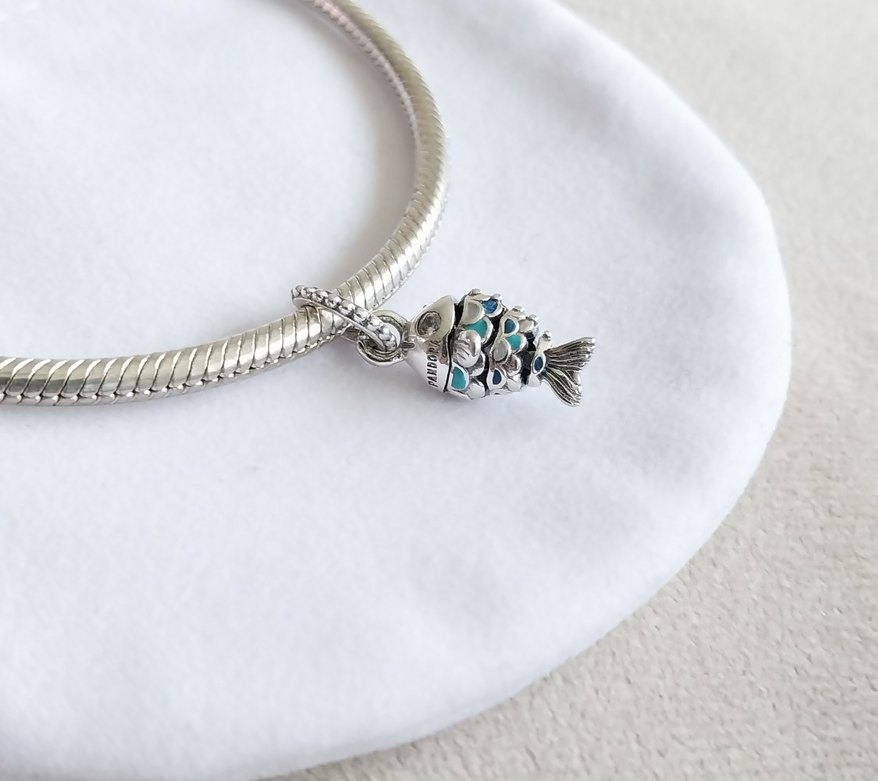 Mavi Pullu Balık Sallantılı Charm - Görsel 4