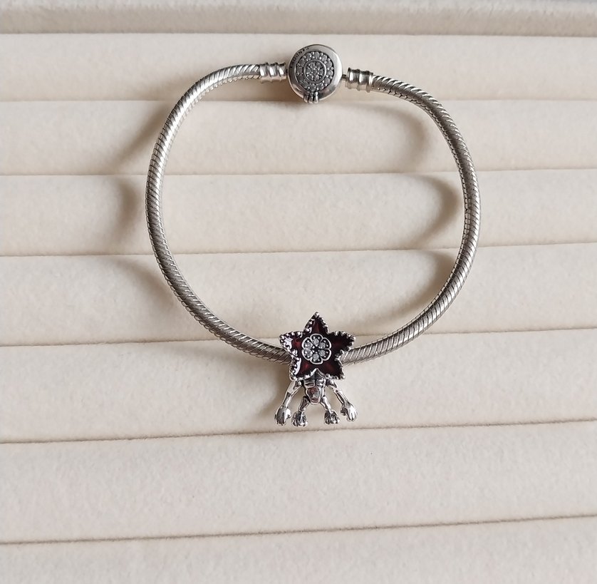 STRANGER THİNGS HAREKETLİ DEMOGORGON CHARM - Görsel 4