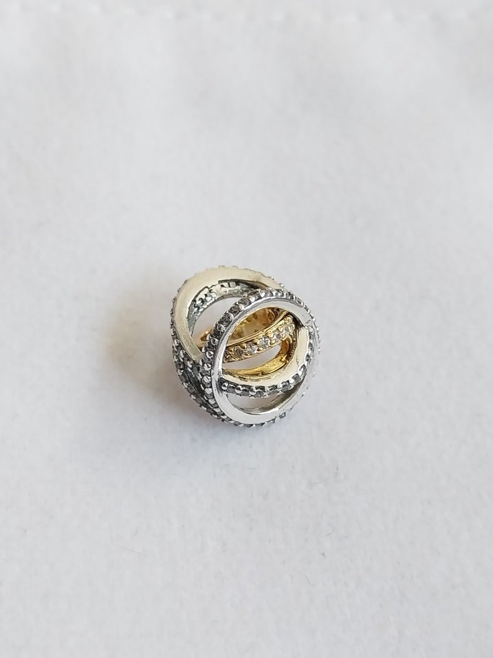 Işıltılı Çapraz Yıldız Charm - Görsel 4