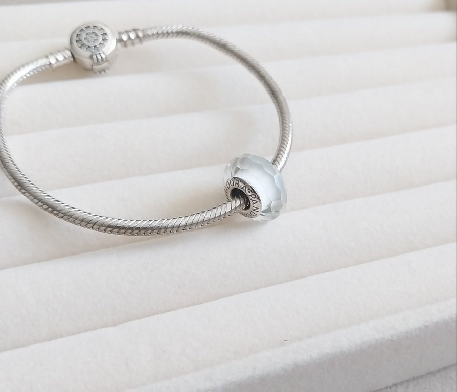 BEYAZ YÜZEYLİ CAM MURANO CHARM - Görsel 3