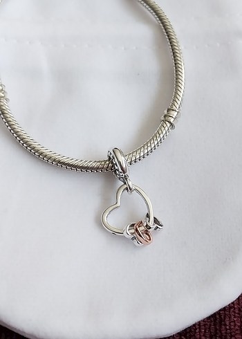 Vurgulu Kalpler Sallantılı Charm - Görsel 2