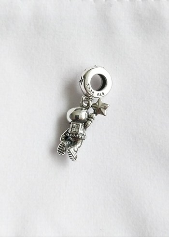 Galaksideki Astronot Sarkma Tılsımı Charm - Görsel 3