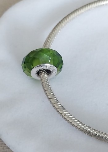 Pandora ZEYTİN YEŞİLİ YÖNLÜ CAM MURANO CHARM
