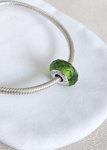 ZEYTİN YEŞİLİ YÖNLÜ CAM MURANO CHARM