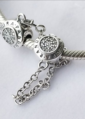 Pandora LOGOLU GÜVENLİK ZİNCİRİ