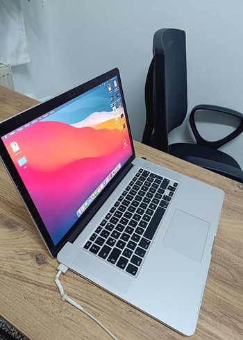 Apple MacBook Dizüstü Bilgisayar - Görsel 2
