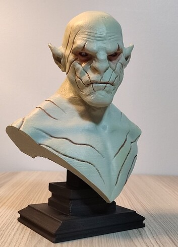 Azog dev büst