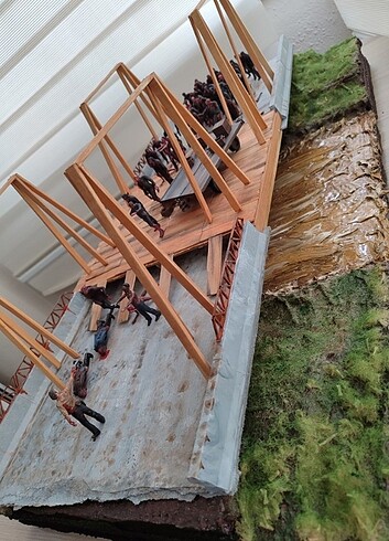 Walking Dead Rick Köprü sahnesi - Görsel 6