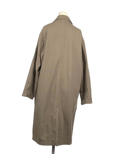 s Beden Pull and Bear Trenchcoat %70 İndirimli.