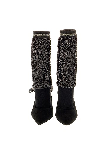 41 Beden Zara Stiletto %70 İndirimli.
