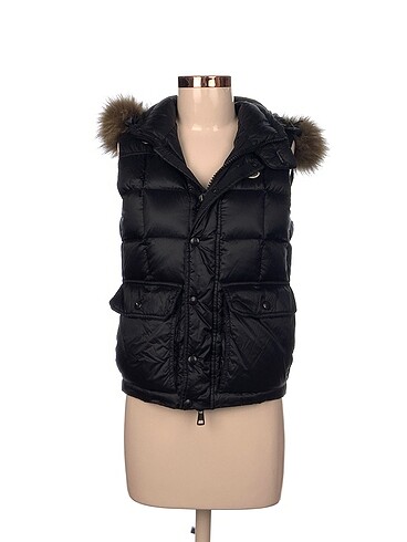 Moncler Yelek %70 İndirimli.