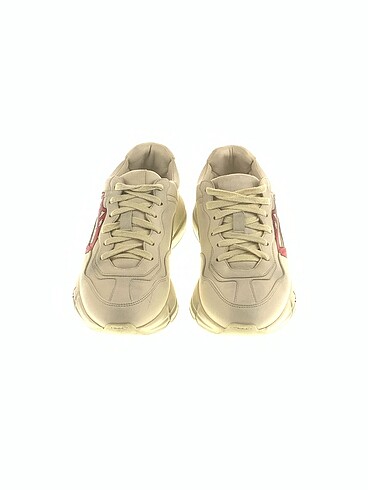 38 Beden Gucci Spor Ayakkabı %70 İndirimli.