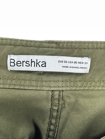 38 Beden yeşil Renk Bershka Düz Kesim %70 İndirimli.