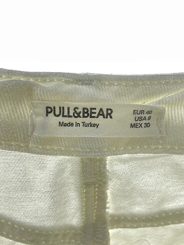 40 Beden beyaz Renk Pull and Bear Midi Etek %70 İndirimli.