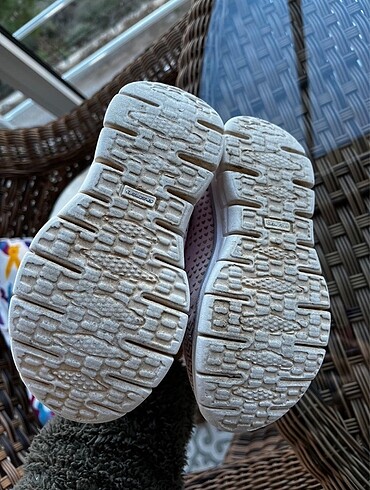 25 Beden Skechers ayakkabı