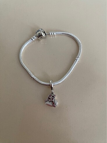 Pandora Açılabilir Kalpli Çikolata Kutusu Charm