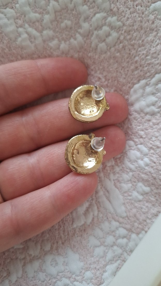 Yeşil Fiyonk Detaylı Mini Küpe - Görsel 3