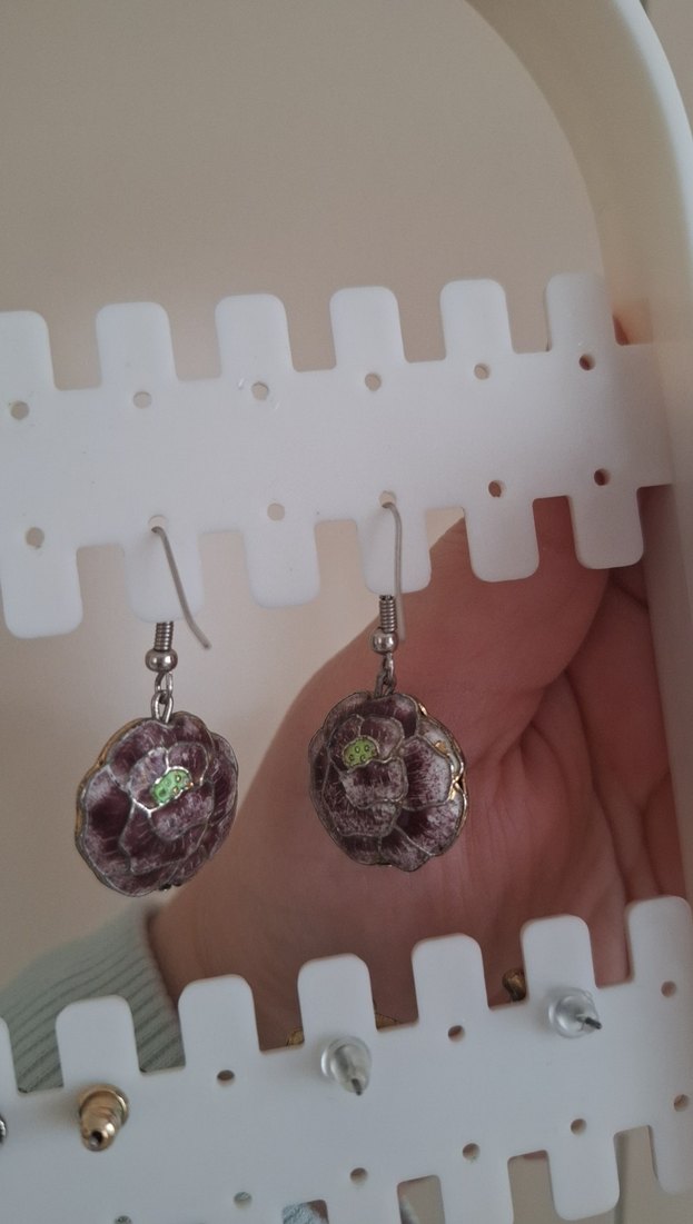 Çiçek Desenli Küpe - Görsel 3