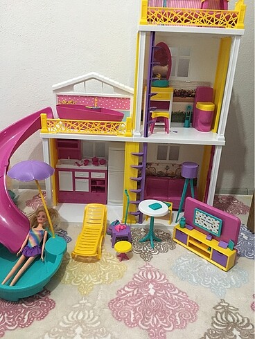 Barbie evi